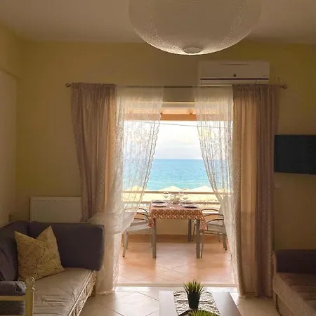 Blue And White By The Sea Apartment Kiaton